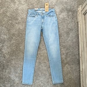 711 Skinny Levi’s - size 6 - W28 L30